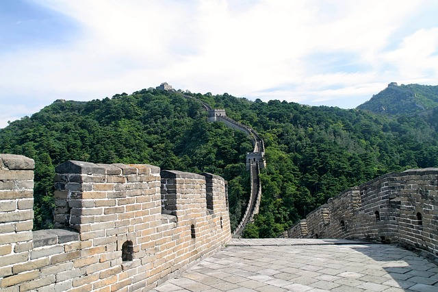 Jak je dlouhá čínská zeď?